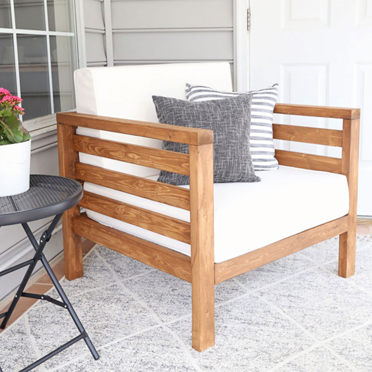 DIY Outdoor Table - Angela Marie Made